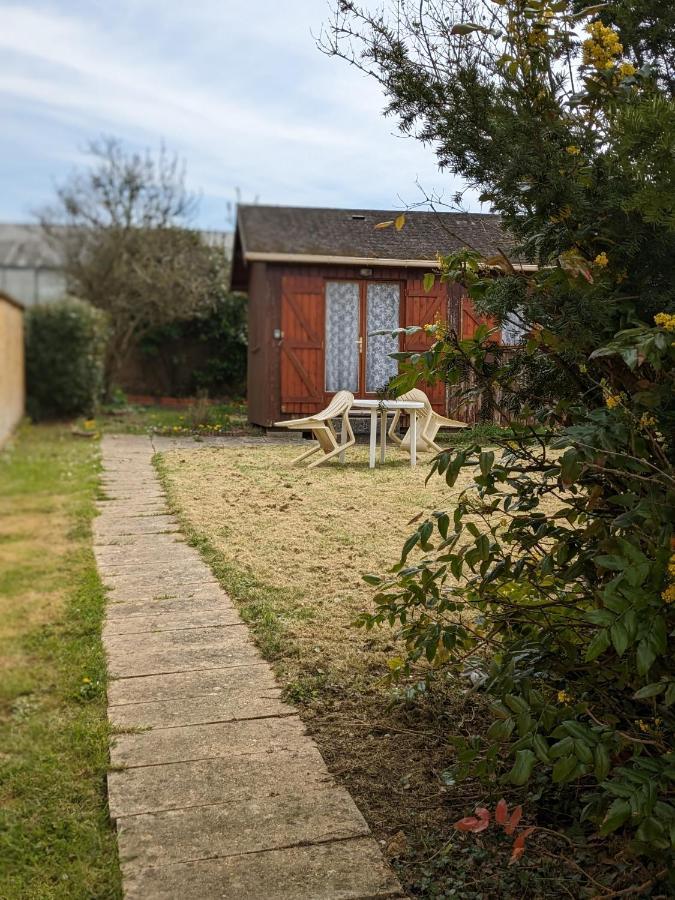 Au Petit Chalet D'Illiers Combray - Salle D'Eau Uniquement Exterior photo